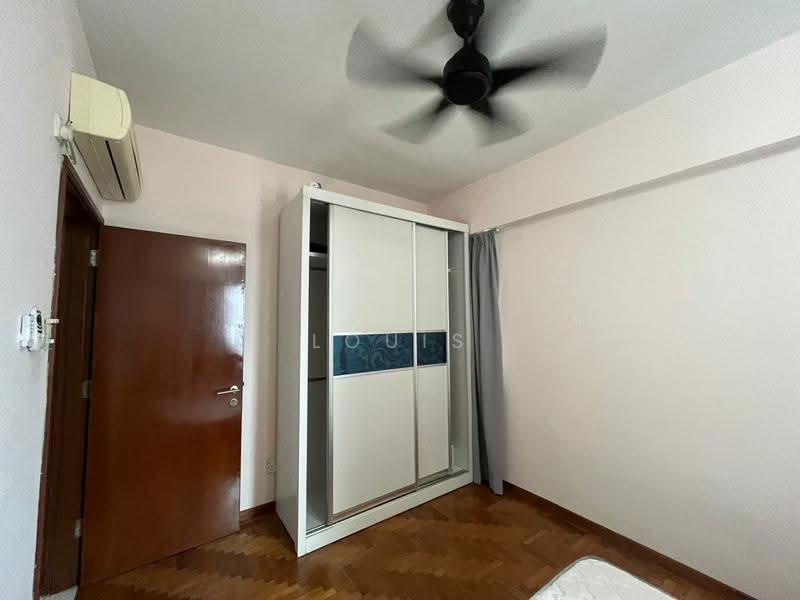 Pangsapuri untuk Dijual di Molek Pine 1 - Louis Ng - Bedroom - PropertyGuru.com.my