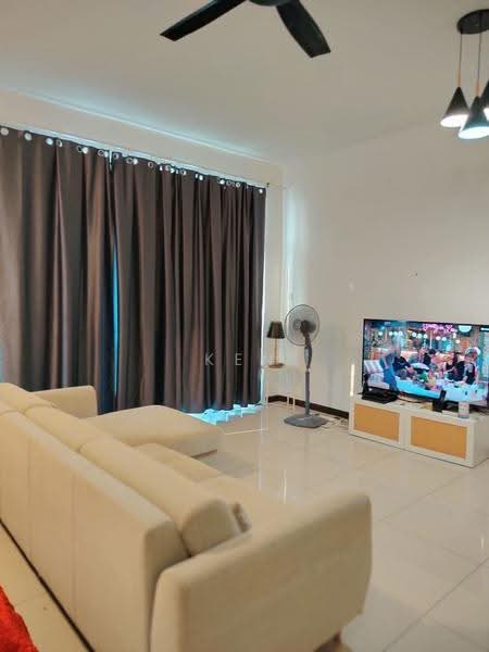 Kediaman Servis untuk Disewa di Molek Regency - Ken Sim - Living Room - PropertyGuru.com.my