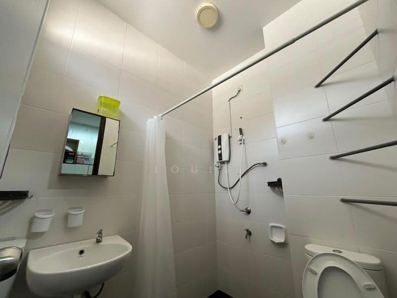 Rumah Kluster untuk Dijual di Setia Tropika (Johor Bahru) - Louis Ng - Bathroom - PropertyGuru.com.my
