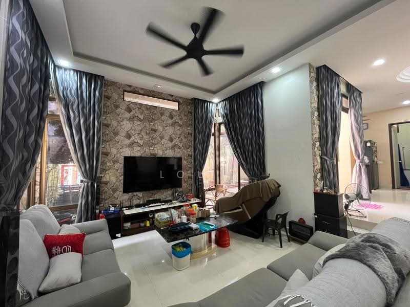 Rumah Kluster untuk Dijual di Setia Tropika (Johor Bahru) - Louis Ng - Living Room - PropertyGuru.com.my