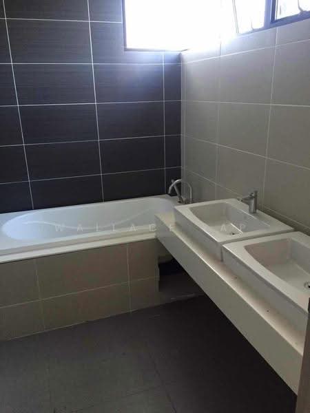 3-storey Terraced House for Sale in Ampang Jaya (Ampang) - Wallace Yap - Bathroom - PropertyGuru.com.my