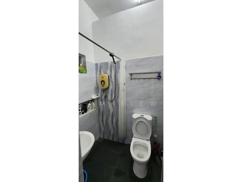 Rumah Teres 1-Tingkat untuk Disewa di Johor Bahru (Johor) - Sam Liew - Bathroom - PropertyGuru.com.my