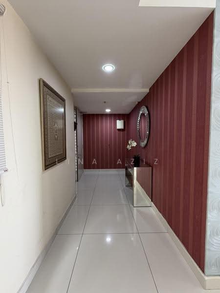 Kondominium untuk Dijual di Suria Jelutong - Lina Aziz - Corridor - PropertyGuru.com.my