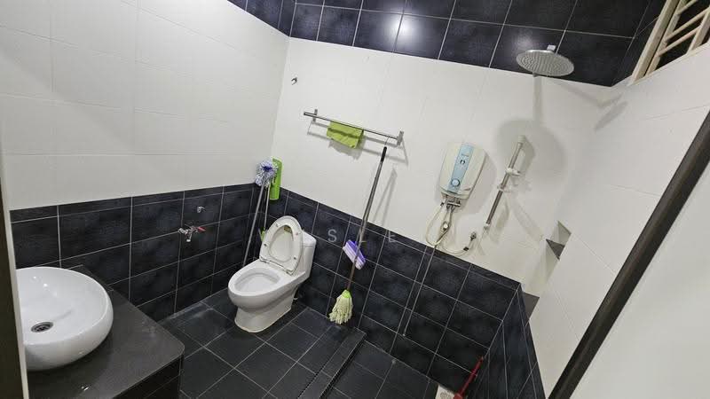 Bungalow House untuk Dijual di Ayer Keroh (Melaka) - Wesley Tan - Bathroom - PropertyGuru.com.my
