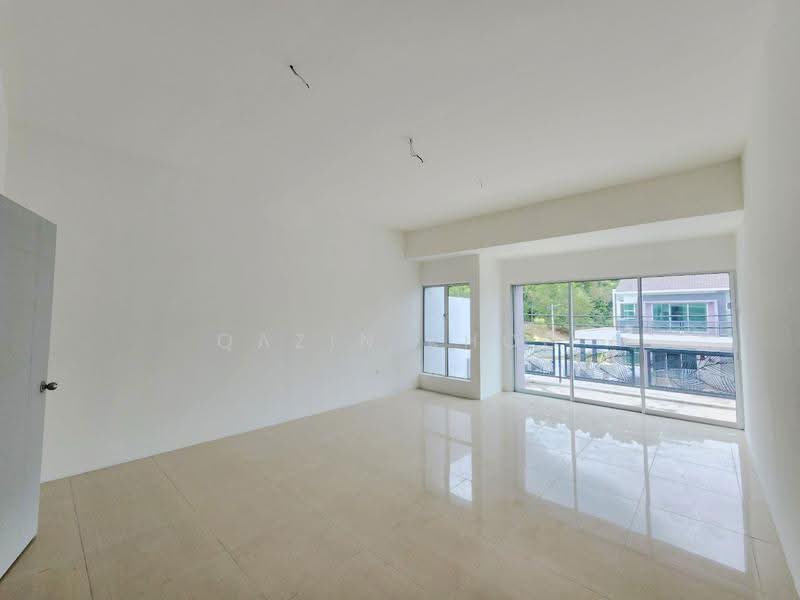 Rumah Teres 2-Tingkat untuk Dijual di Bandar Lahat Mines (Lahat) - Qazin Khoo - Living Room - PropertyGuru.com.my