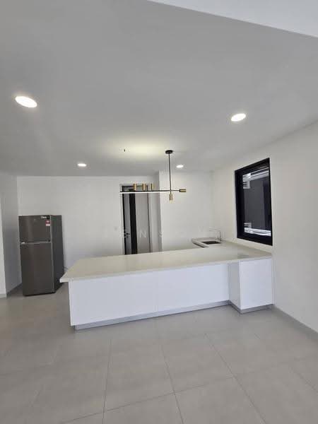 Kondominium untuk Dijual di ALIX Residences - Jenson Low - Kitchen - PropertyGuru.com.my