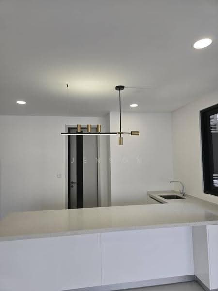 Kondominium untuk Dijual di ALIX Residences - Jenson Low - Kitchen - PropertyGuru.com.my
