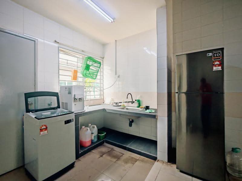 Rumah Teres 2-Tingkat untuk Disewa di Bandar Parklands (Klang) - CL Chew - Kitchen - PropertyGuru.com.my