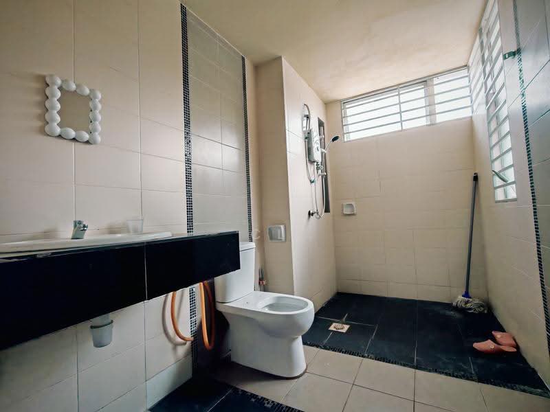 Rumah Teres 2-Tingkat untuk Disewa di Bandar Parklands (Klang) - CL Chew - Bathroom - PropertyGuru.com.my