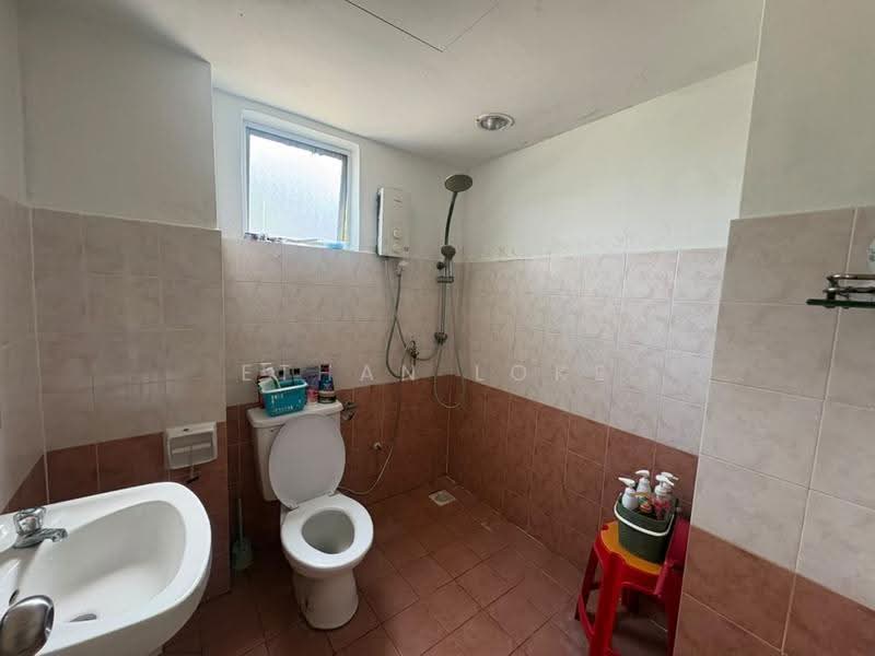 Kondominium untuk Dijual di Menara D'sara - Ethan Loke - Bathroom - PropertyGuru.com.my