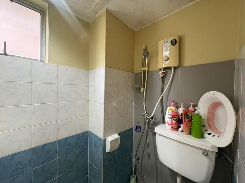 Kondominium untuk Dijual di Menara D'sara - Ethan Loke - Bathroom - PropertyGuru.com.my