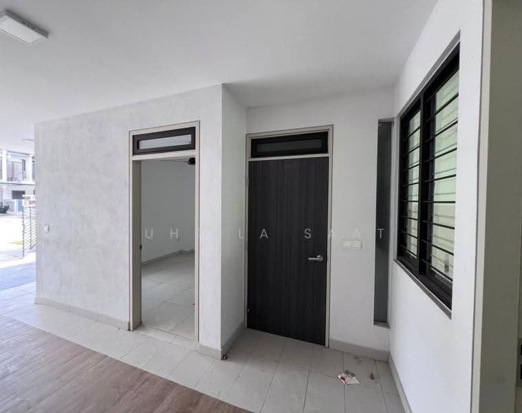 Rumah Teres 2-Tingkat untuk Disewa di Elmina (Shah Alam) - Suhaila Saat - Entrance - PropertyGuru.com.my