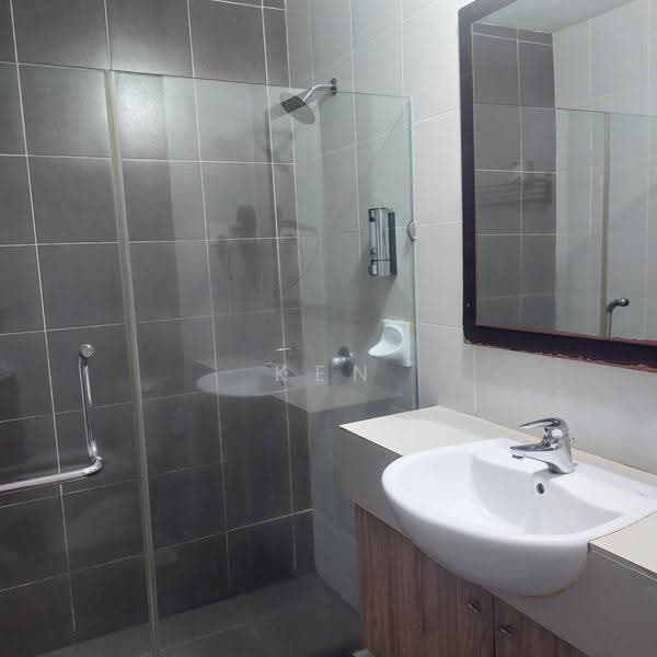 Pangsapuri untuk Disewa di Bayu Marina - Ken Sim - Bathroom - PropertyGuru.com.my