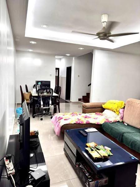 Rumah Teres 2-Tingkat untuk Dijual di TAMAN PUCHONG UTAMA (Puchong) - Mohd Zakri Mohd Zamberi - Living Room - PropertyGuru.com.my
