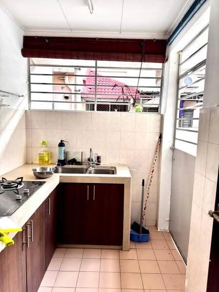 Rumah Teres 2-Tingkat untuk Dijual di TAMAN PUCHONG UTAMA (Puchong) - Mohd Zakri Mohd Zamberi - Kitchen - PropertyGuru.com.my