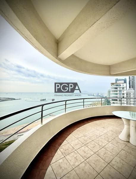 Kondominium untuk Dijual di Silverton Condominium - Cheryl Chng - Balcony - PropertyGuru.com.my