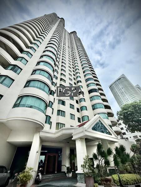 Kondominium untuk Dijual di Silverton Condominium - Cheryl Chng - Exterior - PropertyGuru.com.my