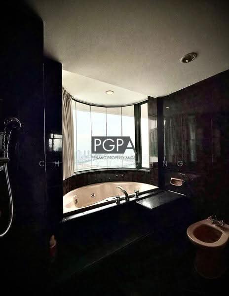 Kondominium untuk Dijual di Silverton Condominium - Cheryl Chng - Bathroom - PropertyGuru.com.my