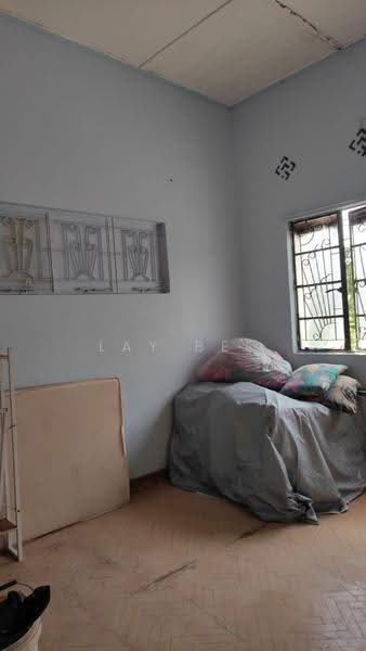 Bungalow House for Rent in Teluk Pulai (Klang) - Lay Bee - Bedroom - PropertyGuru.com.my