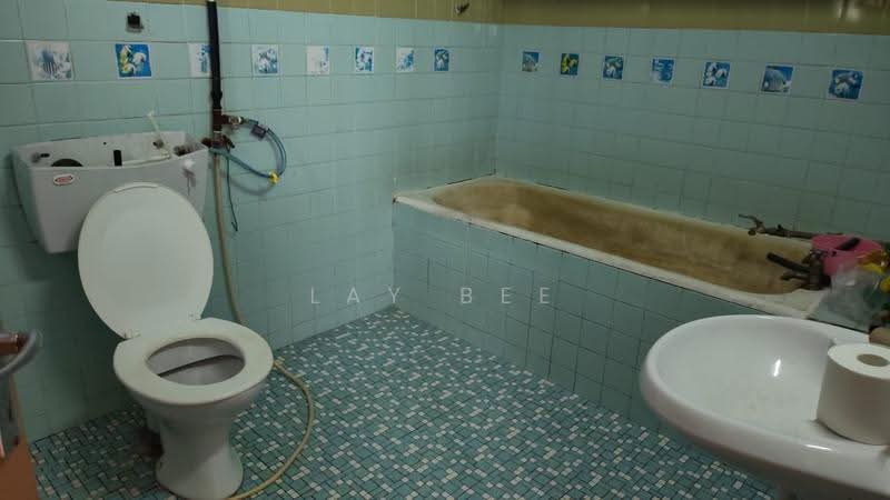 Bungalow House for Rent in Teluk Pulai (Klang) - Lay Bee - Bathroom - PropertyGuru.com.my