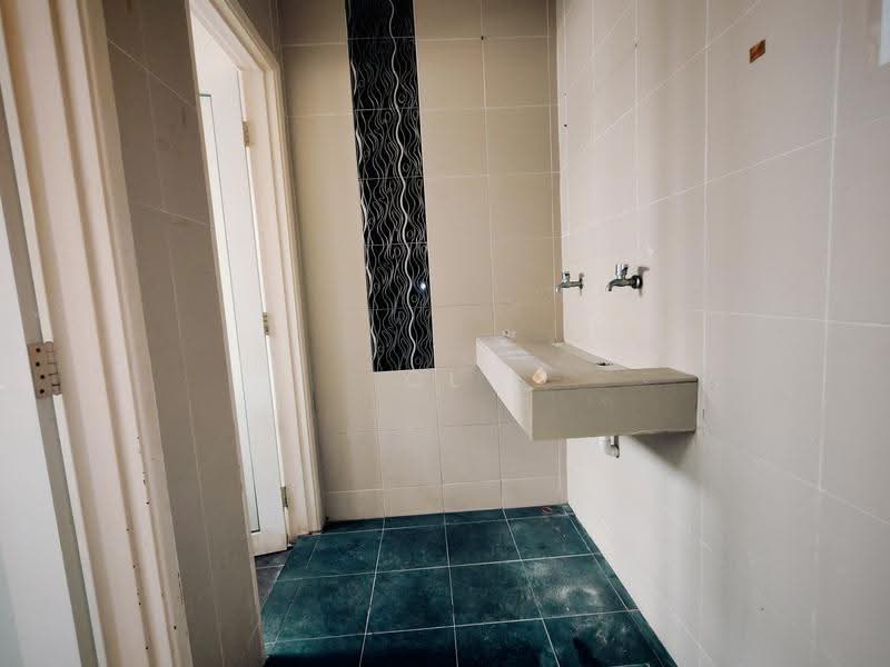 Shop / Office for Rent in Bandar Botanic (Klang) - CL Chew - Bathroom - PropertyGuru.com.my