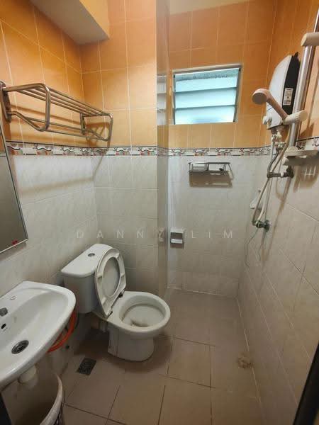 Apartment for Rent at The Ocean View (Bandar Sri Pinang) - Danny Lim - Bathroom - PropertyGuru.com.my
