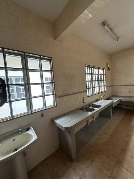Rumah Teres untuk Dijual di Bukit Rahman Putra (Sungai Buloh) - Jason Ong - Kitchen - PropertyGuru.com.my