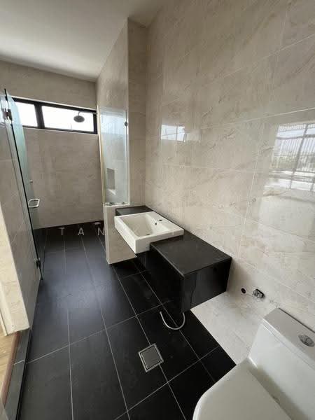 Semi-Detached House for Sale in Setia Tropika (Johor Bahru) - Tan Kai Lun - Bathroom - PropertyGuru.com.my