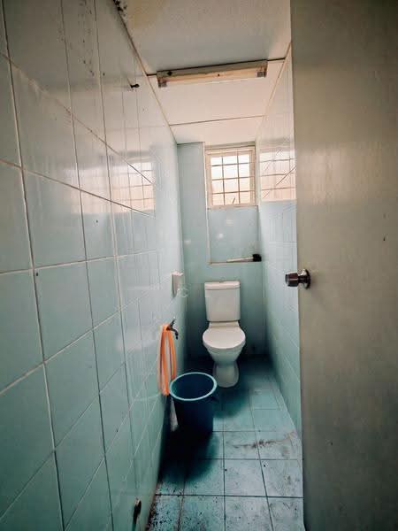 Shop / Office for Rent in Bandar Puteri (Klang) - CL Chew - Bathroom - PropertyGuru.com.my