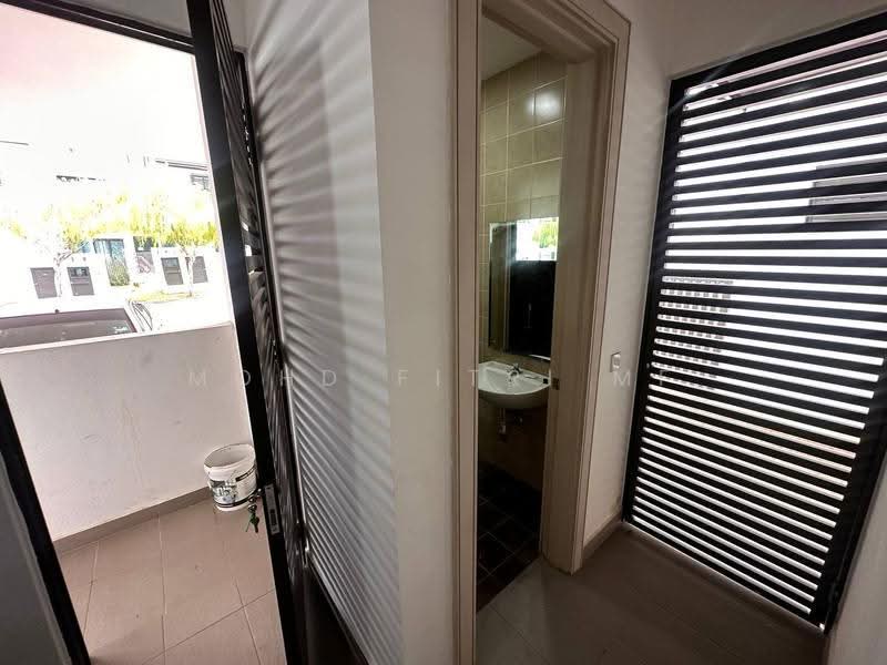Rumah Berkembar untuk Disewa di Cyberjaya (Selangor) - Mohd Fitri MF - Bathroom - PropertyGuru.com.my