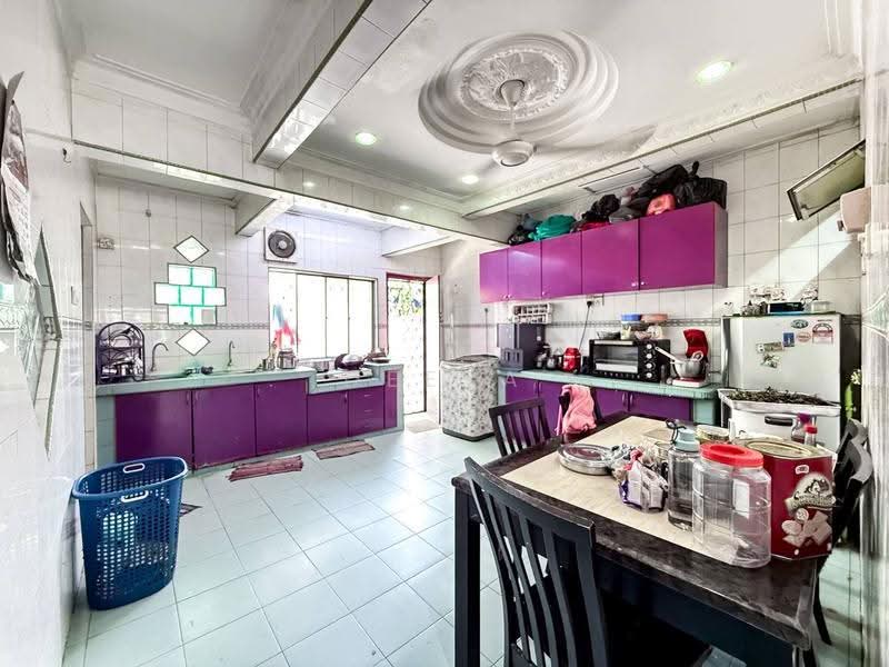 1-storey Terraced House for Sale in Seksyen 5, Bandar Kinrara (Puchong) - Deeya Yusof - Kitchen - PropertyGuru.com.my