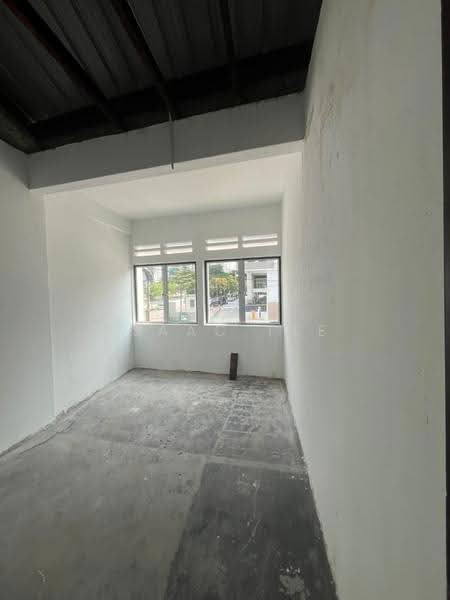 Shop for Rent in Jalan Klang Lama (Old Klang Road) (Kuala Lumpur) - Isaac Tee - Interior - PropertyGuru.com.my