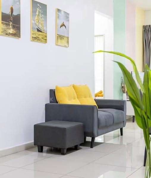 Kediaman Servis untuk Dijual di Greenfield Regency - Khoo . - Living Room - PropertyGuru.com.my