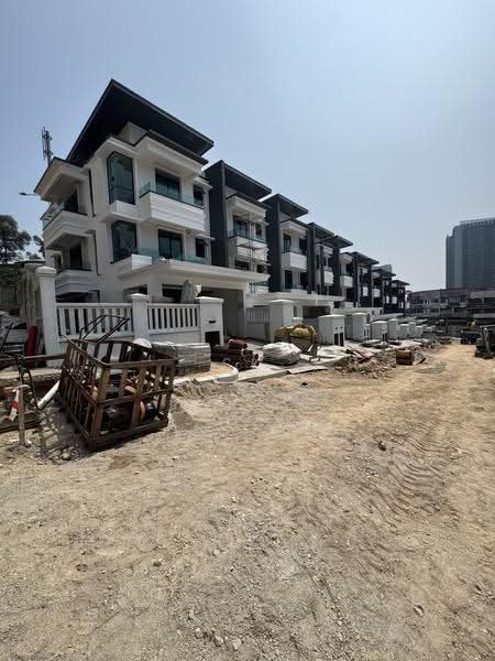 Rumah Teres 3-Tingkat untuk Dijual di Taman Connaught (Cheras) - SK Ching - Exterior - PropertyGuru.com.my