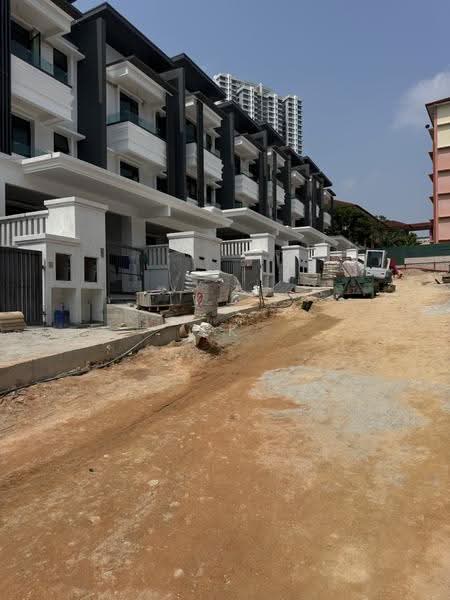 Rumah Teres 3-Tingkat untuk Dijual di Taman Connaught (Cheras) - SK Ching - Exterior - PropertyGuru.com.my