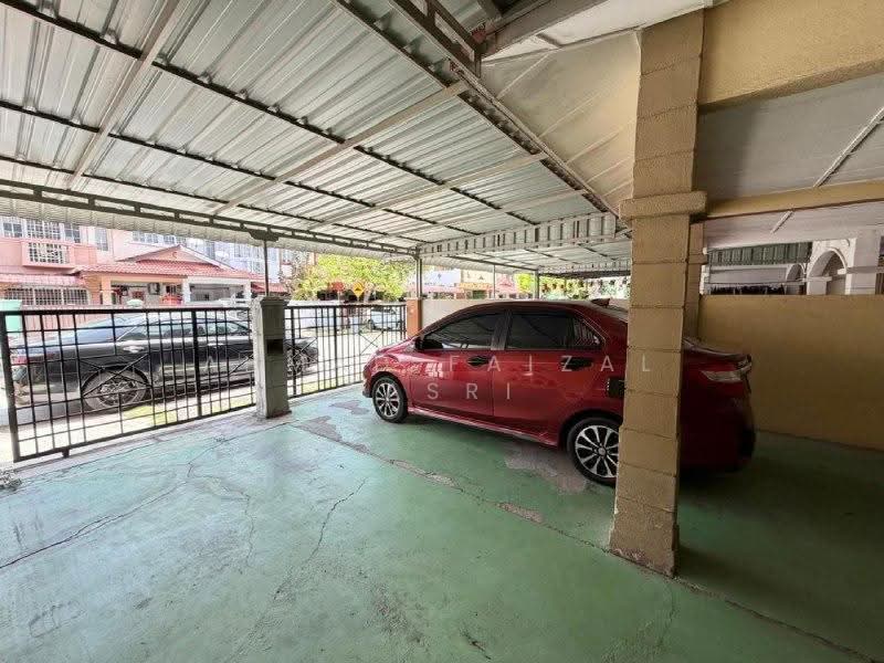 Rumah Flat untuk Dijual di Rumah Pangsa Bachang Utama - Ahmad Faizal Basri - Car Park - PropertyGuru.com.my
