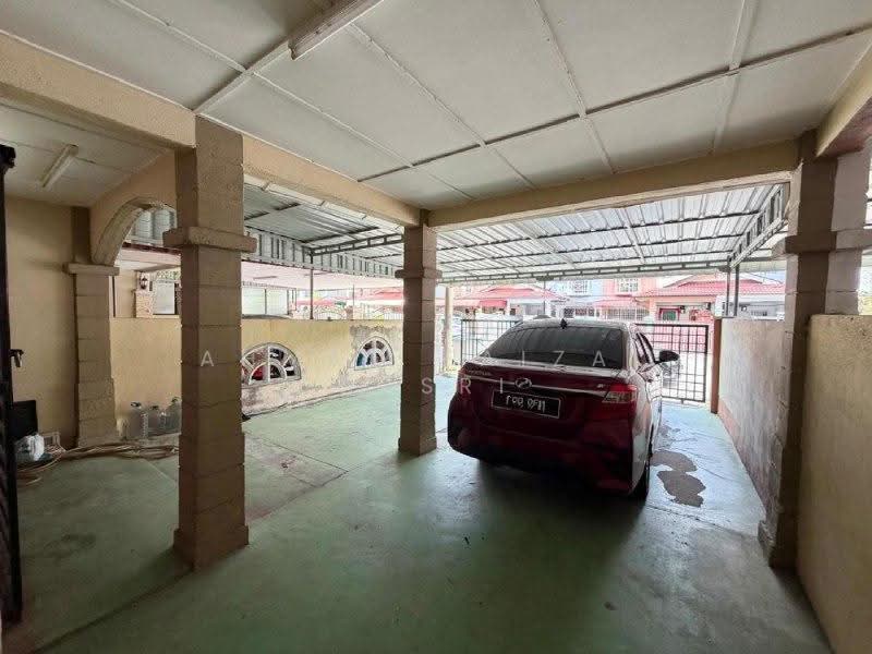 Rumah Flat untuk Dijual di Rumah Pangsa Bachang Utama - Ahmad Faizal Basri - Car Park - PropertyGuru.com.my