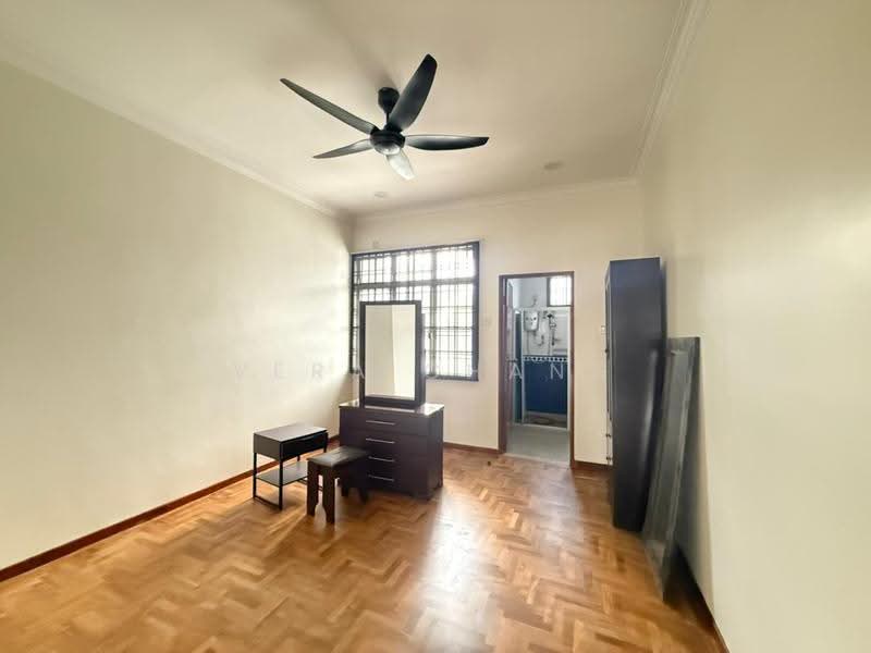 2-storey Terraced House for Rent in Taman Molek (Johor Bahru) - Vera Chang - Bedroom - PropertyGuru.com.my