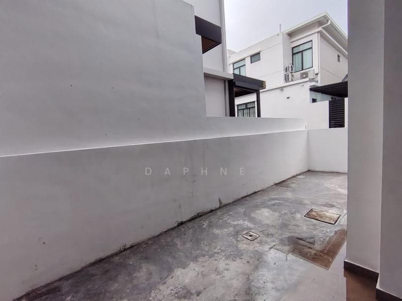 Rumah Teres 2-Tingkat untuk Disewa di Taman Pelangi Indah (Ulu Tiram) - Daphne Lee - Exterior - PropertyGuru.com.my