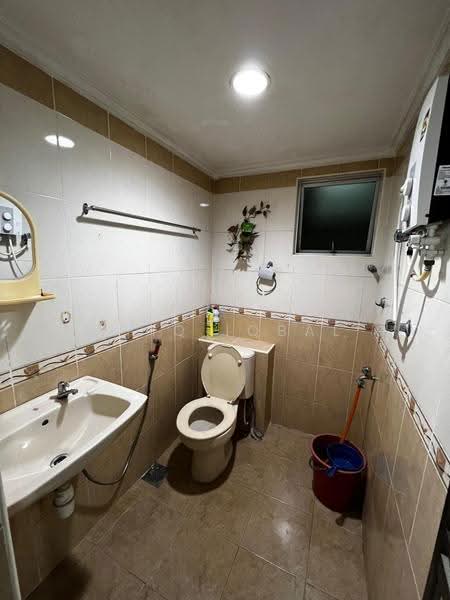 Condominium for Rent at Palm Court Condominium - Afiq Iqbal - Bathroom - PropertyGuru.com.my