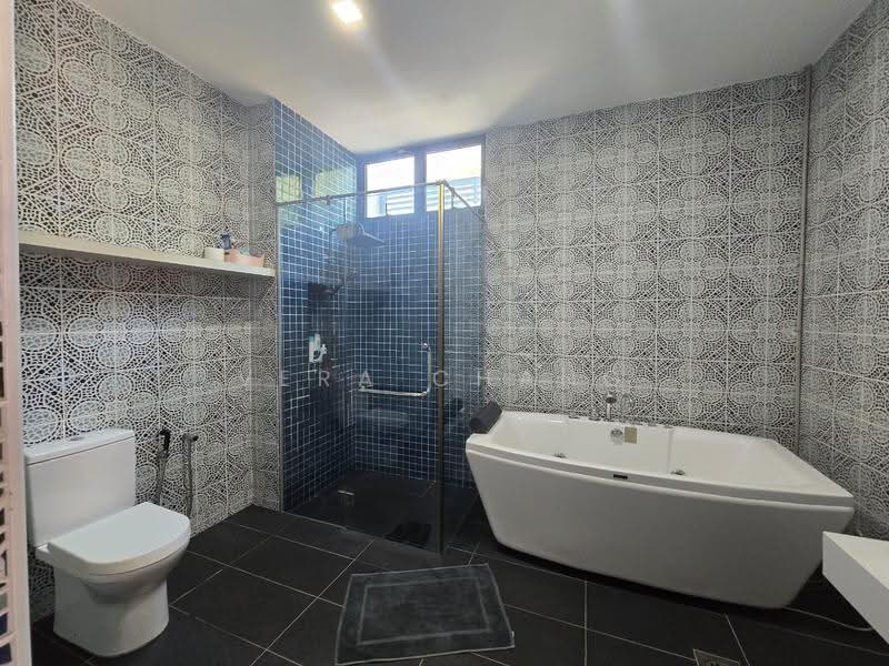 Rumah Kluster untuk Dijual di Senibong (Permas Jaya) - Vera Chang - Bathroom - PropertyGuru.com.my