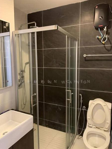 Kondominium untuk Dijual di Lovell @ Country Garden Danga Bay - Simon Wang - Bathroom - PropertyGuru.com.my
