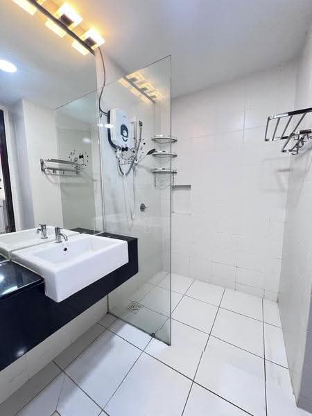 Kediaman Servis untuk Disewa di Trefoil @ Setia City - TY Chew - Bathroom - PropertyGuru.com.my