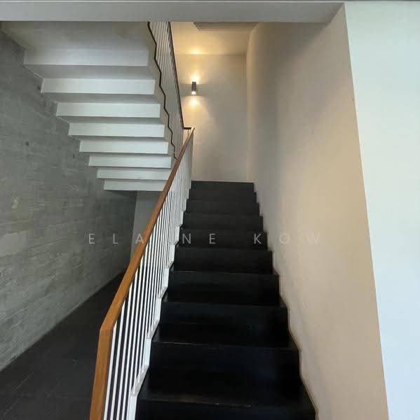 Bungalow House for Sale in Seri Pilmoor (Petaling Jaya) - Elaine Kow - Corridor - PropertyGuru.com.my