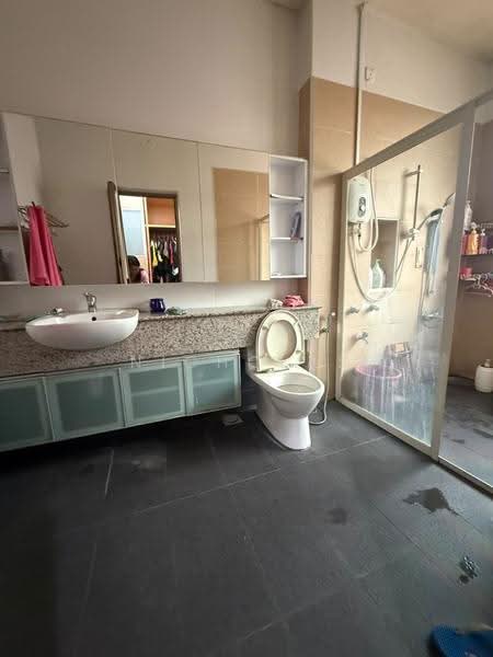 Rumah Berkembar untuk Dijual di Taman Impian Emas (Skudai) - Nicholas Tey - Bathroom - PropertyGuru.com.my