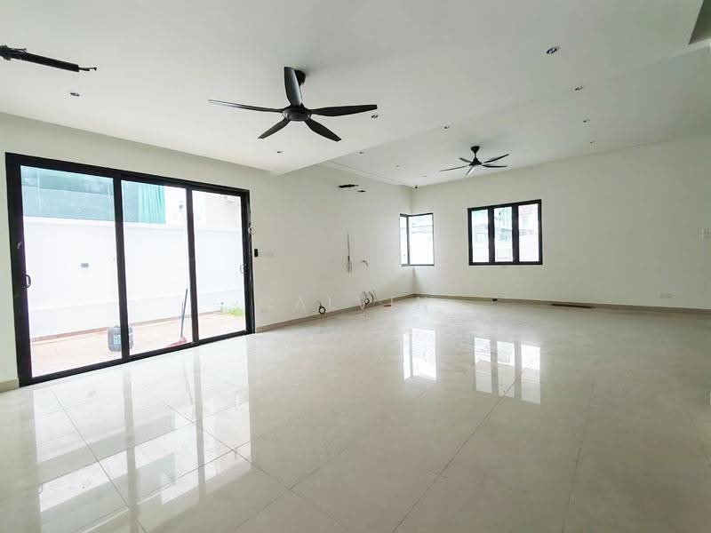 Rumah Berkembar untuk Dijual di Kempas (Johor Bahru) - Calvin Lee - Living Room - PropertyGuru.com.my