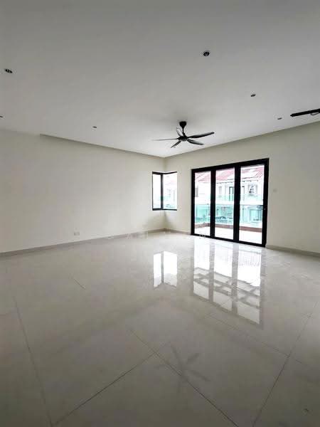 Rumah Berkembar untuk Dijual di Kempas (Johor Bahru) - Calvin Lee - Living Room - PropertyGuru.com.my