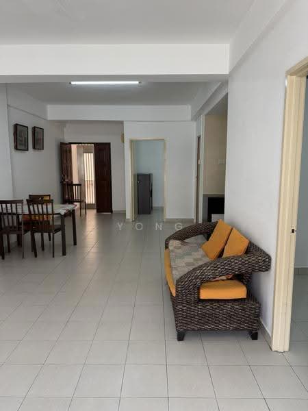 Pangsapuri untuk Disewa di Vista Perdana Apartment - Yong Soo Kee - Living Room - PropertyGuru.com.my