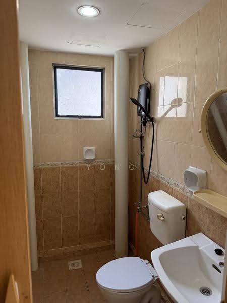 Pangsapuri untuk Disewa di Vista Perdana Apartment - Yong Soo Kee - Bathroom - PropertyGuru.com.my