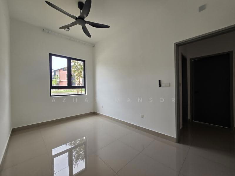Townhouse for Rent in Elmina (Shah Alam) - Azhar Mansor - Bedroom 2 - PropertyGuru.com.my